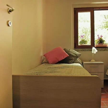 Paganini, Apartment *