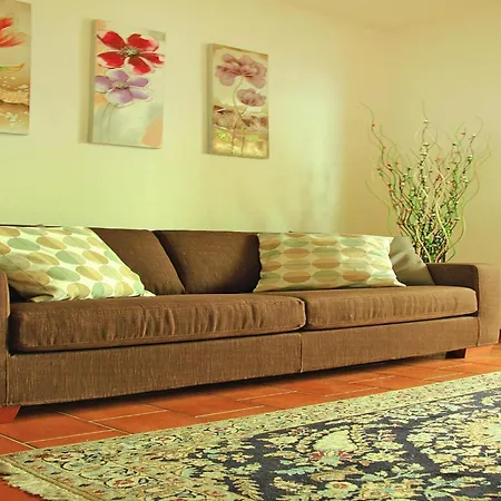 Paganini, Apartmán *